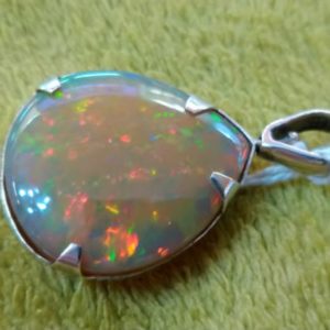 Pendentif Opale